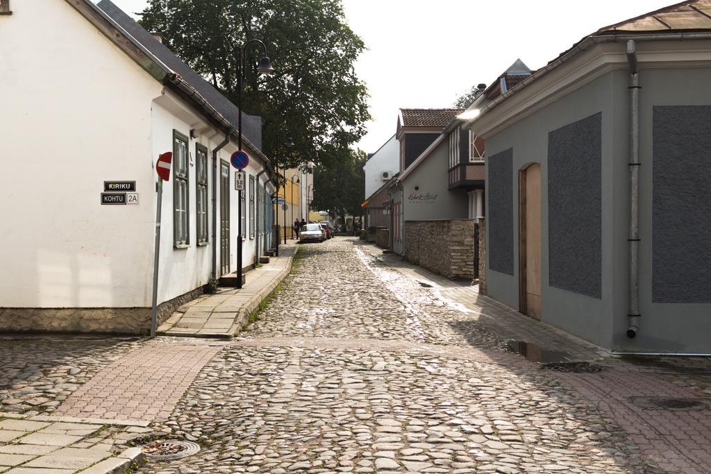 Kohtu Apartment Unique Kuressaare Exteriör bild